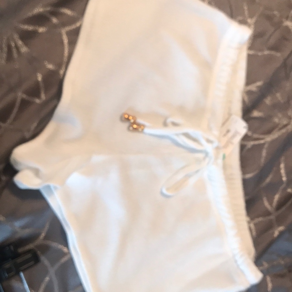 Honeydew short